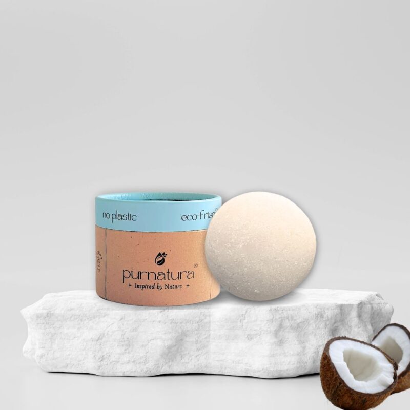 Moisturizing solid shampoo with coconut oil